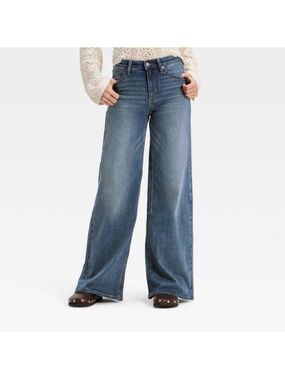 High-Rise Wide Leg Women's Jeans in Medium Blue